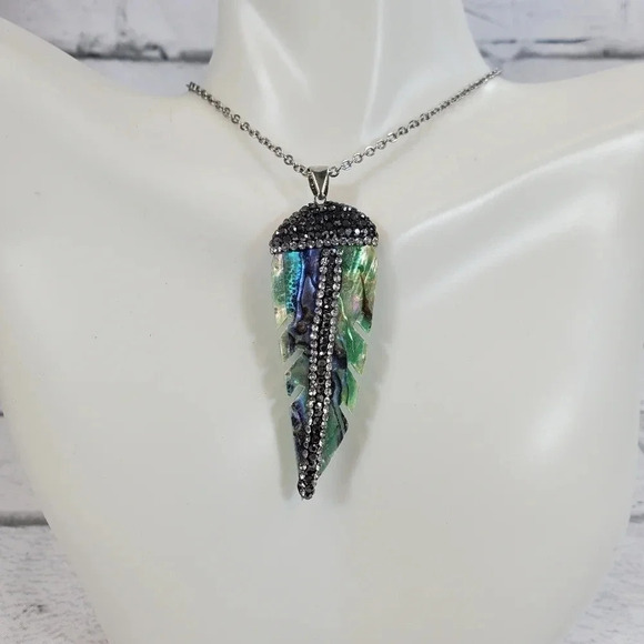 Lightweight Rhinestone adorned Feather Necklace with 18in Chain - Picture 4 of 9